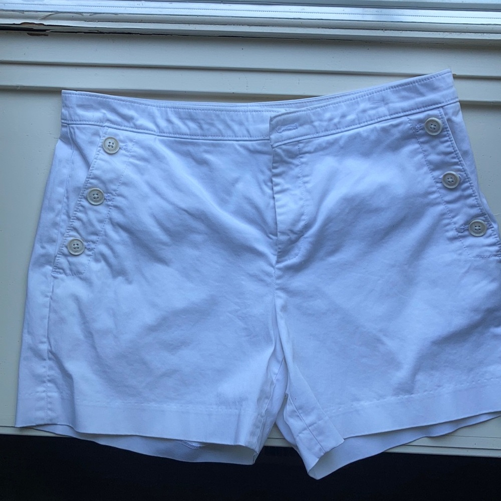 Banana Republic white shorts. Size 8